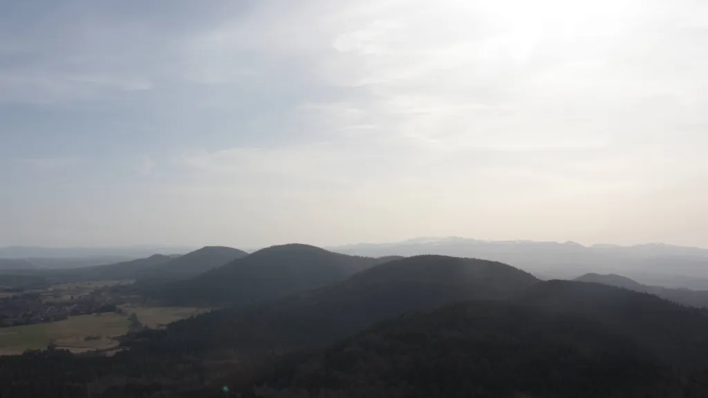 Collines dans la brume — Chaîne des Puys