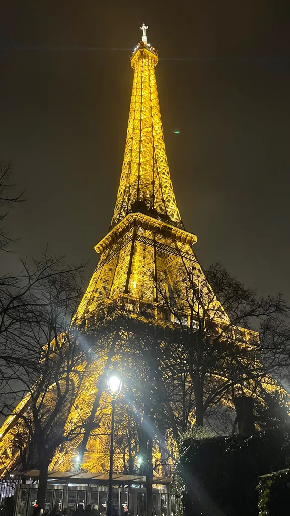 Tour Eiffel, de nuit — Paris